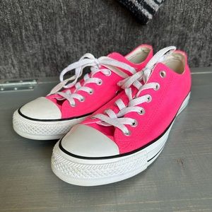 Bright Pink Converse Chuck Taylor